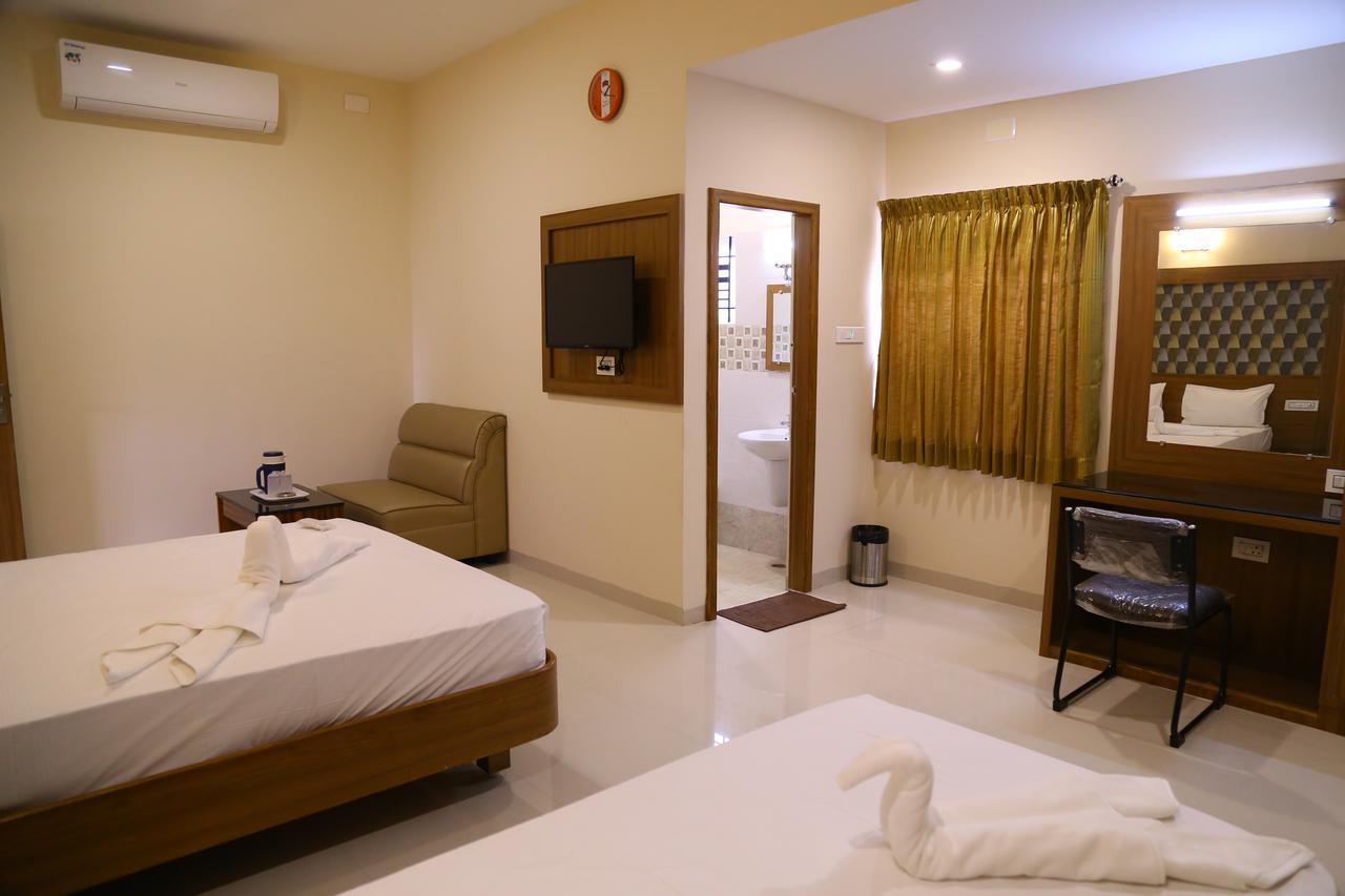 Hotel Gokulgrande イーロードゥ エクステリア 写真
