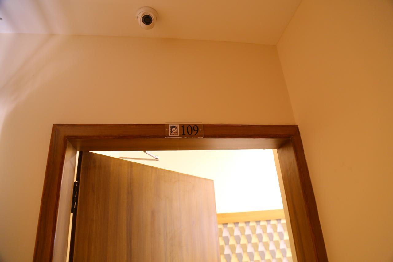Hotel Gokulgrande イーロードゥ エクステリア 写真
